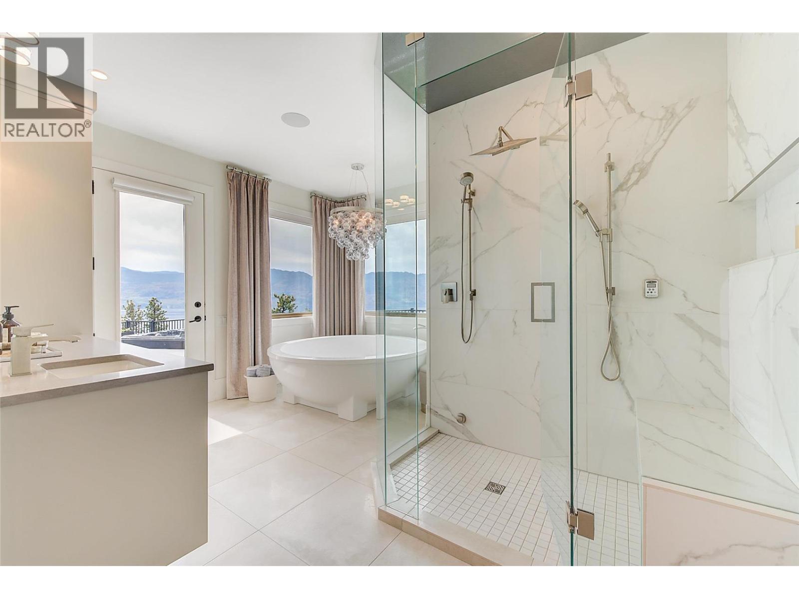 1520 Vineyard Drive. West Kelowna, British Columbia