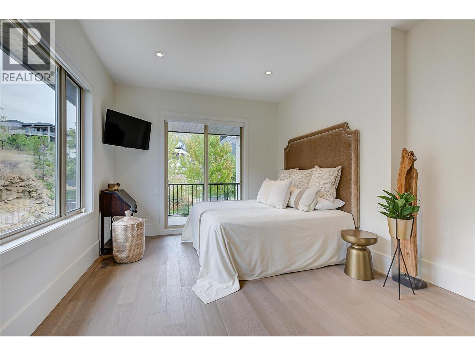 1520 Vineyard Drive. West Kelowna, British Columbia