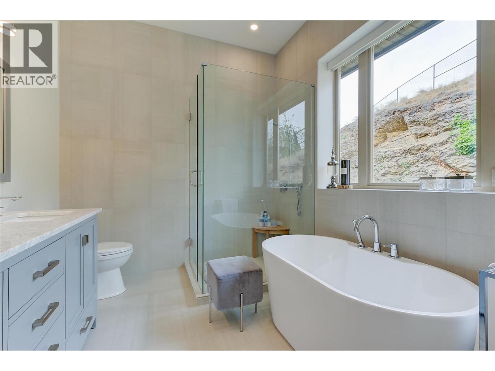 1520 Vineyard Drive. West Kelowna, British Columbia