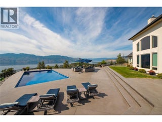 1520 Vineyard Drive. West Kelowna, British Columbia