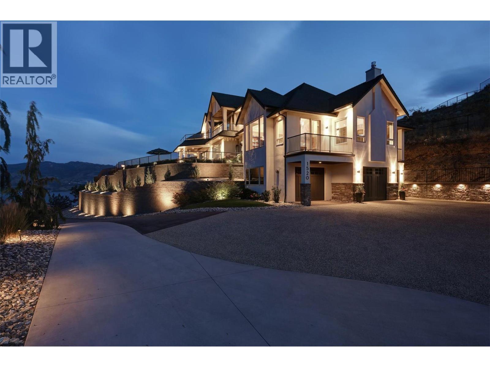 1520 Vineyard Drive. West Kelowna, British Columbia