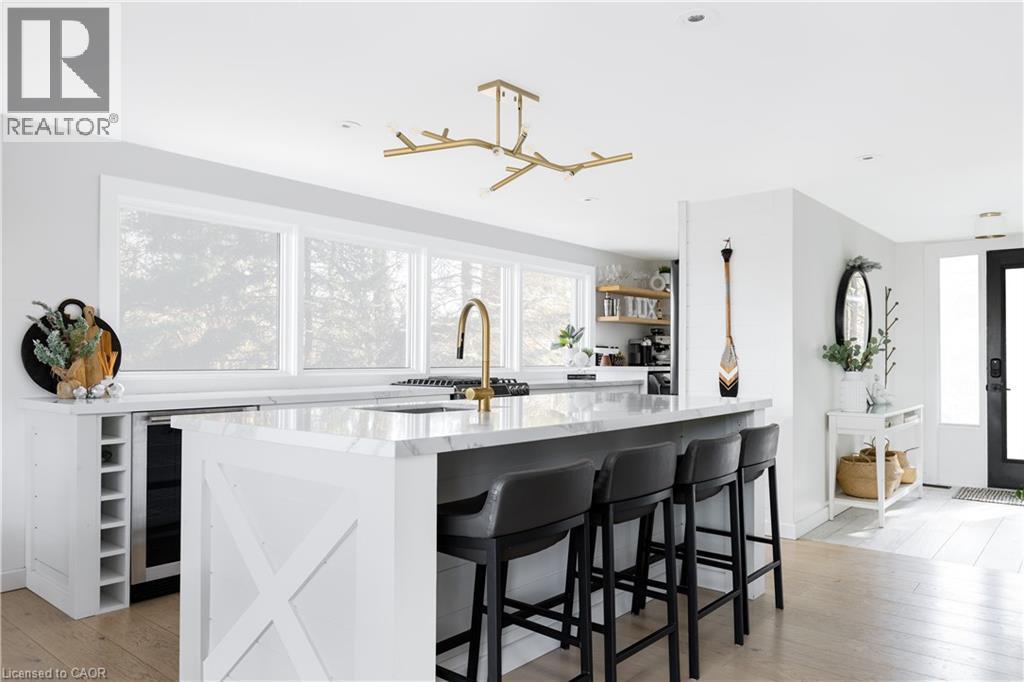 2872 Muskoka Road 118 W, Muskoka Lakes