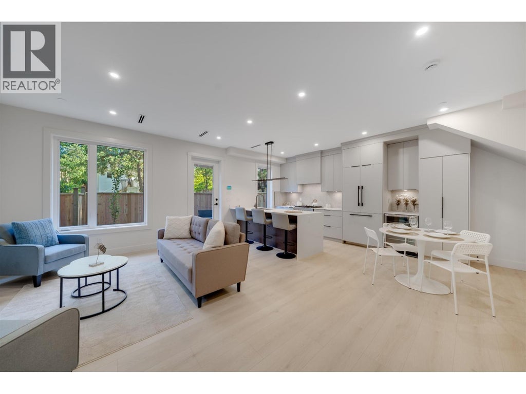 4 3836 W 8th Avenue, Vancouver