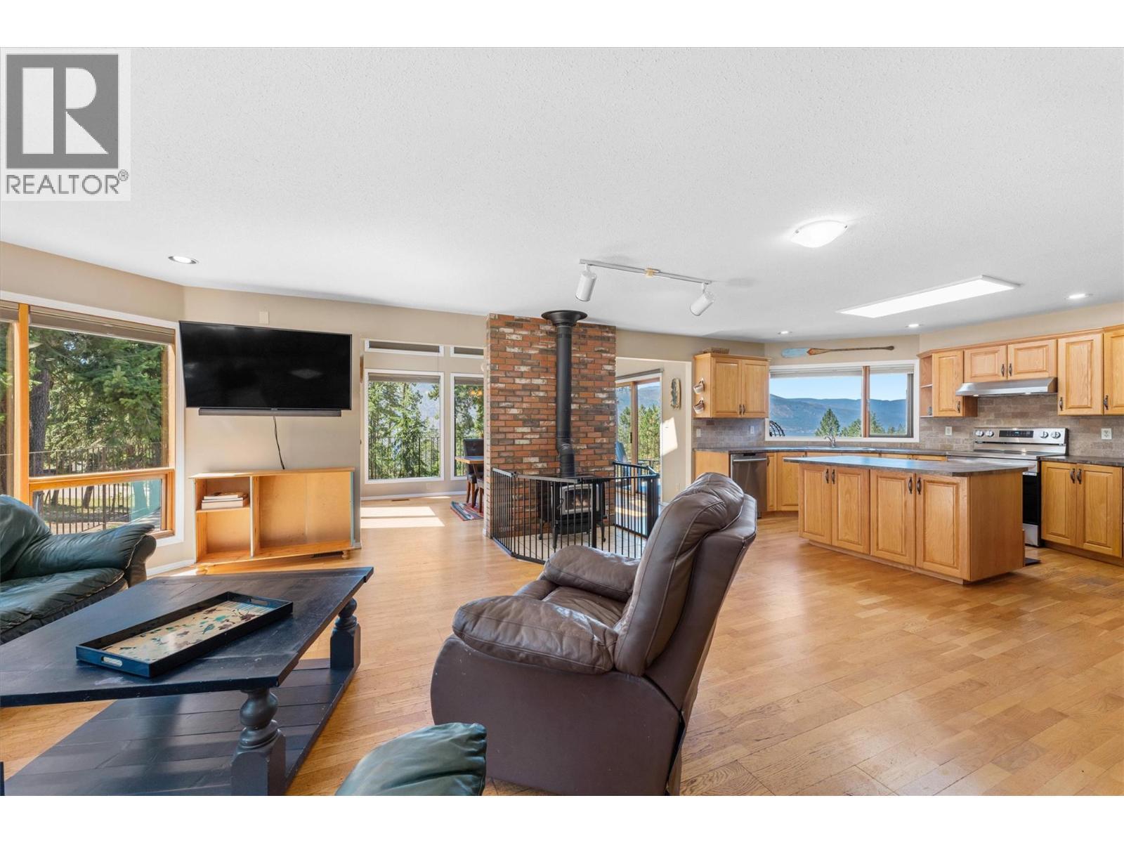 4555 Ottley Road. Lake Country, British Columbia