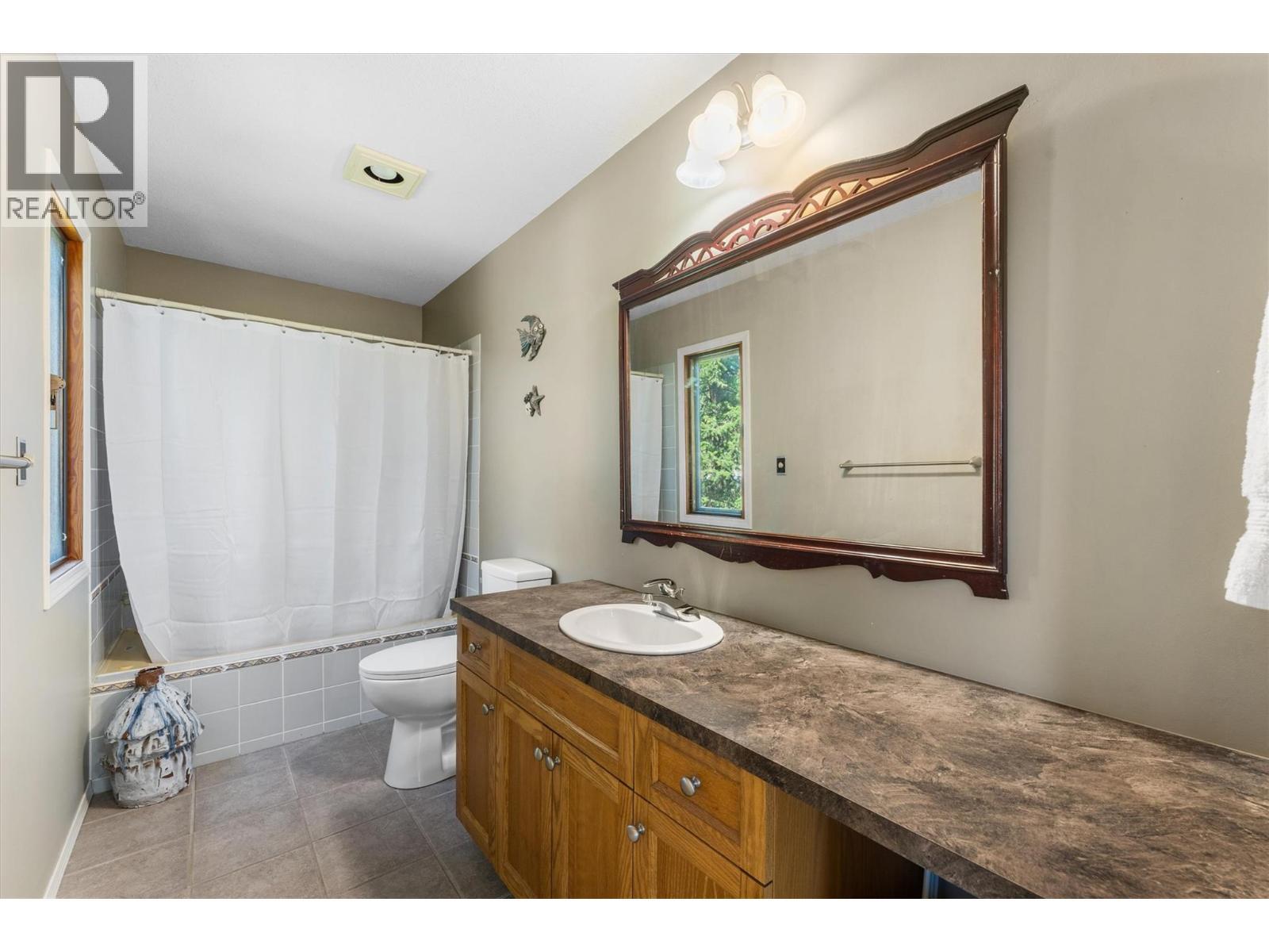 4555 Ottley Road. Lake Country, British Columbia