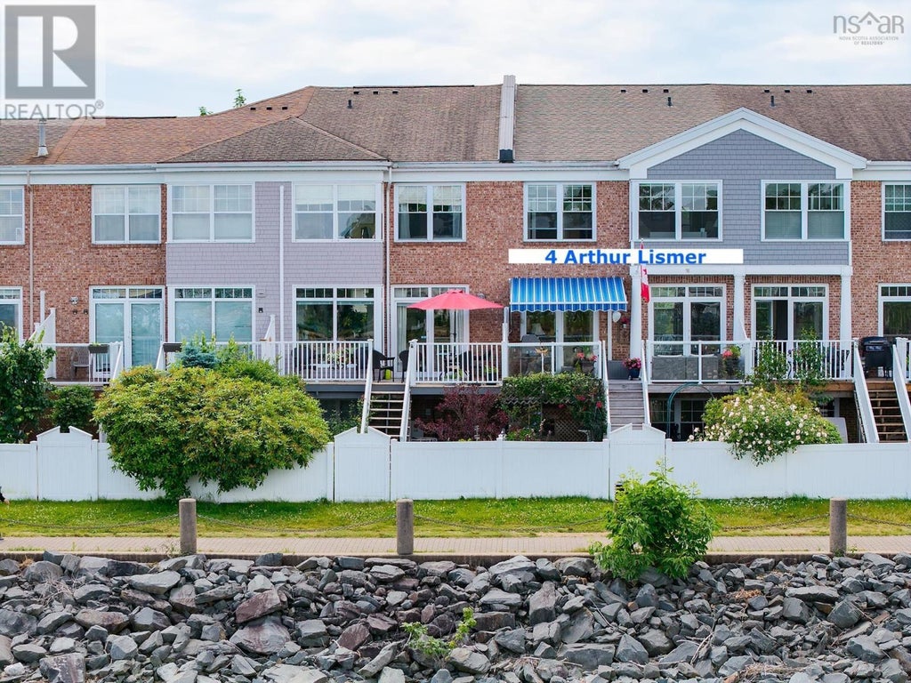 4 Arthur Lismer Court, Bedford