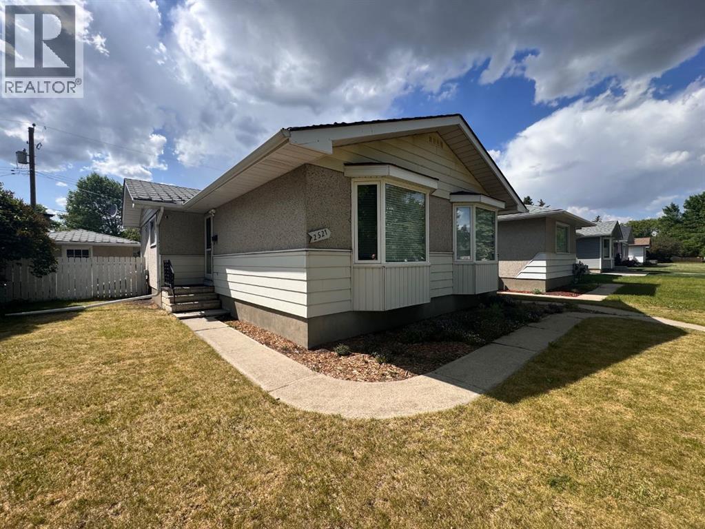 2521 35 Street Se, Calgary