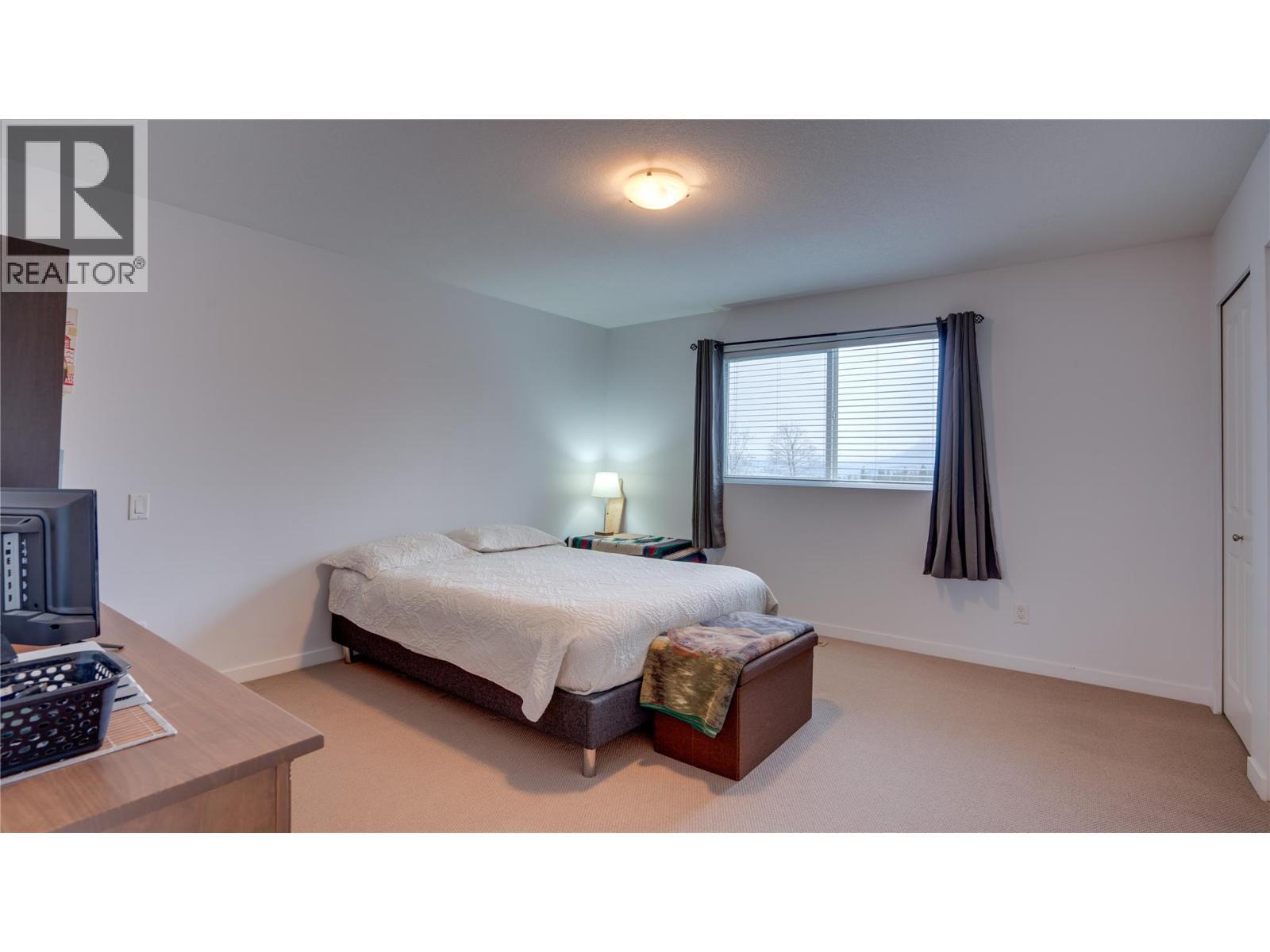 671 24 Street Ne Unit# 3. Salmon Arm, British Columbia