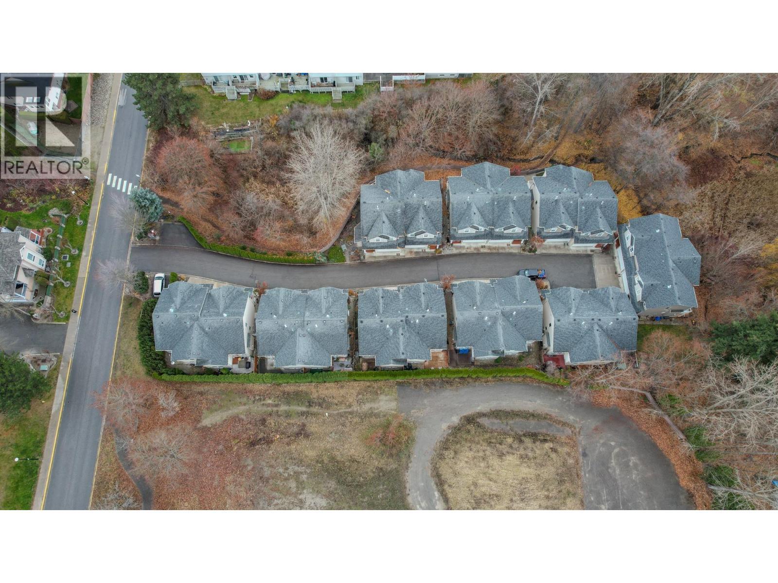 671 24 Street Ne Unit# 3. Salmon Arm, British Columbia