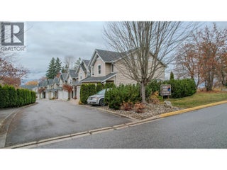 671 24 Street Ne Unit# 3. Salmon Arm, British Columbia