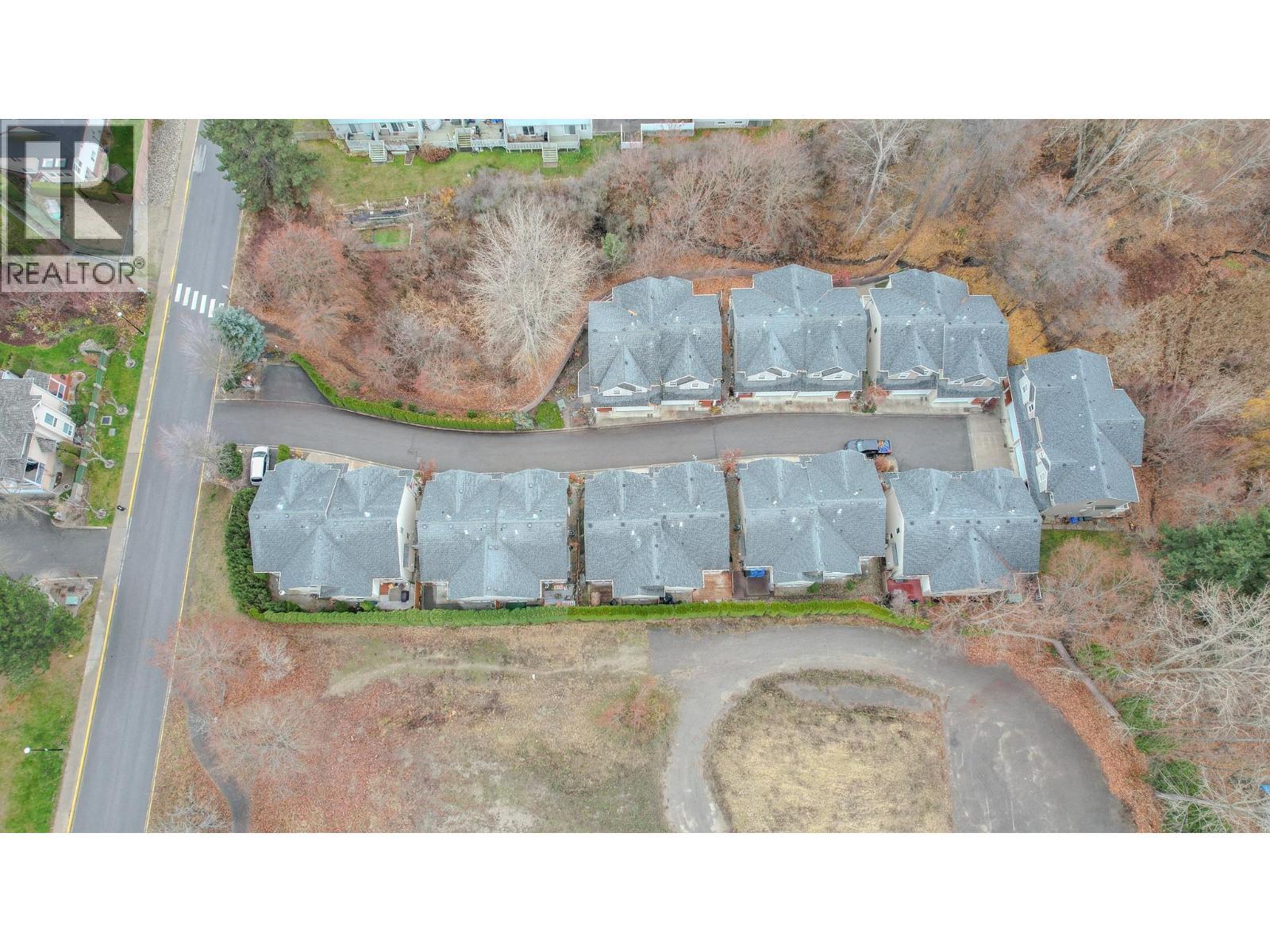 671 24 Street Ne Unit# 3. Salmon Arm, British Columbia