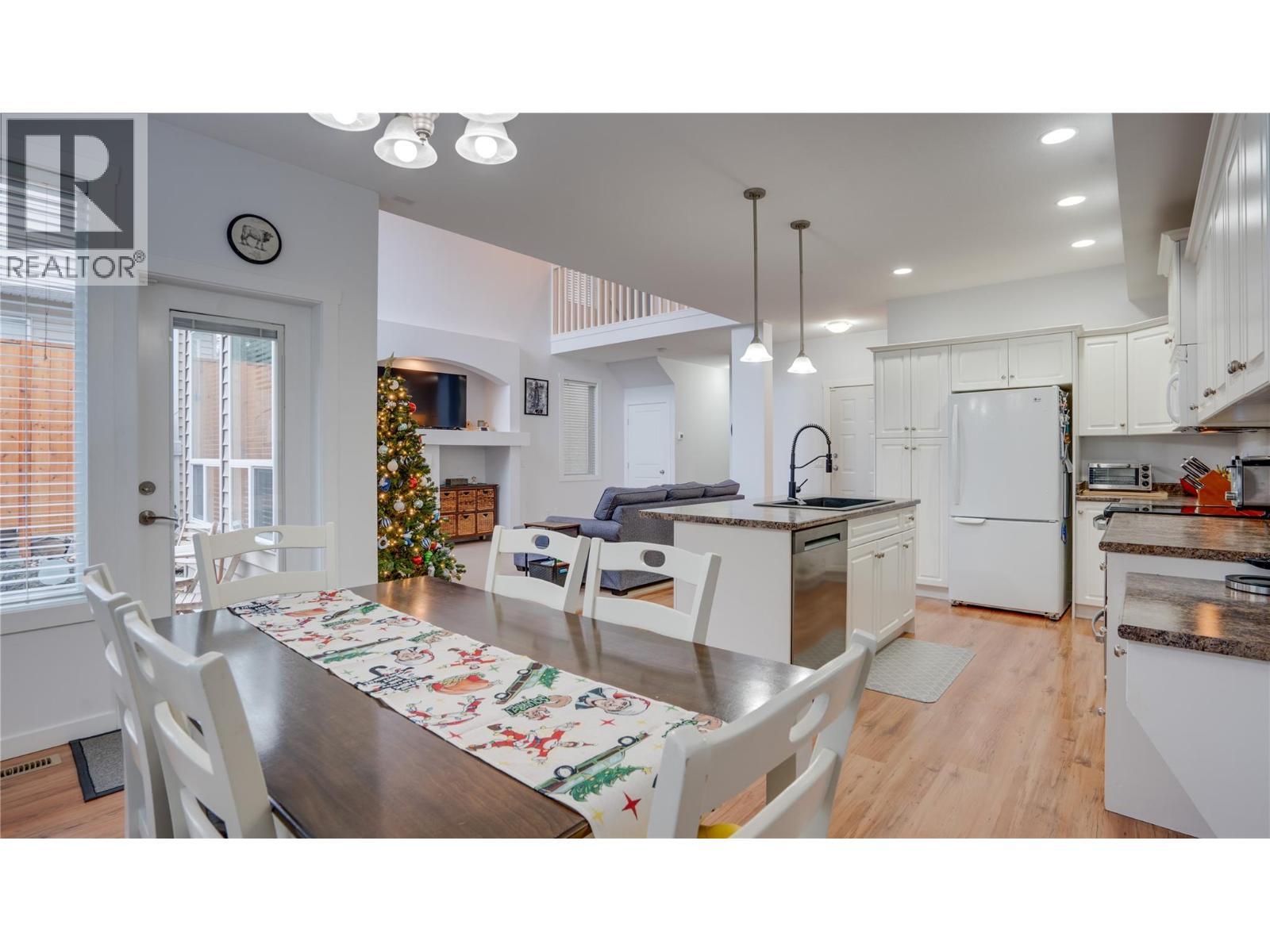 671 24 Street Ne Unit# 3. Salmon Arm, British Columbia