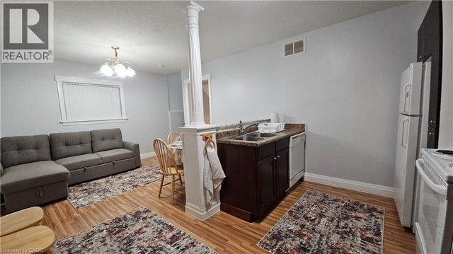 10 Doll Court, Kitchener