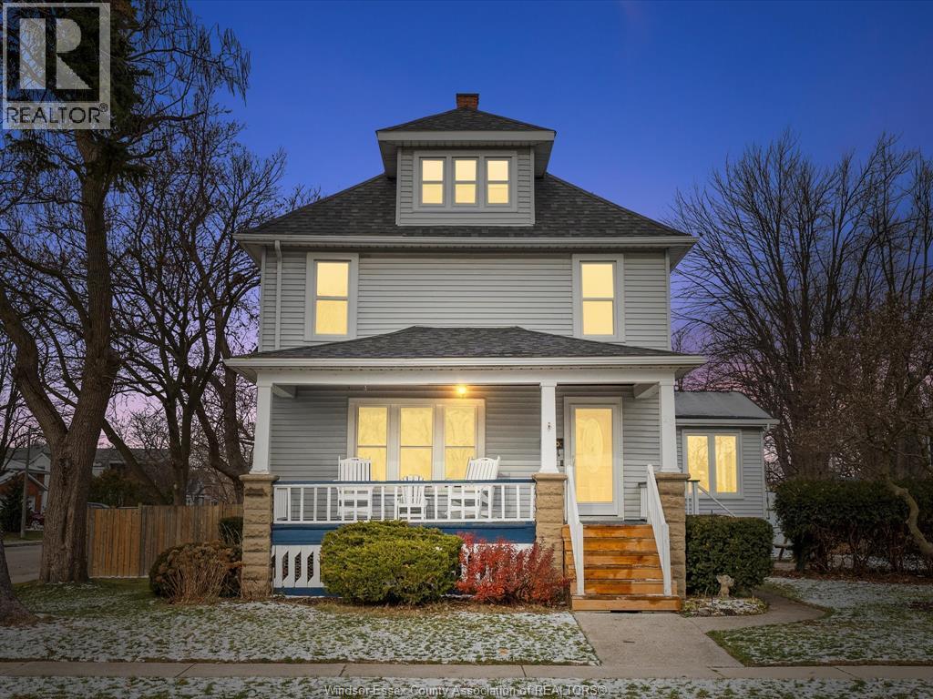 21 Wellington Avenue West, Essex