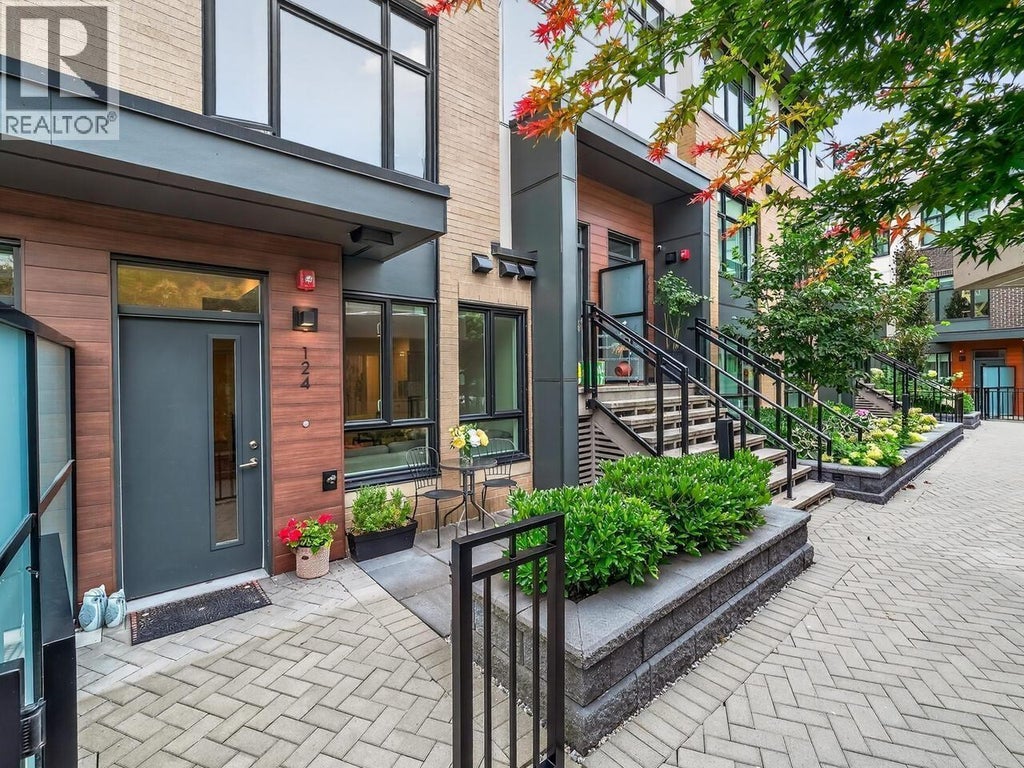 124 2035 Glenaire Drive, North Vancouver