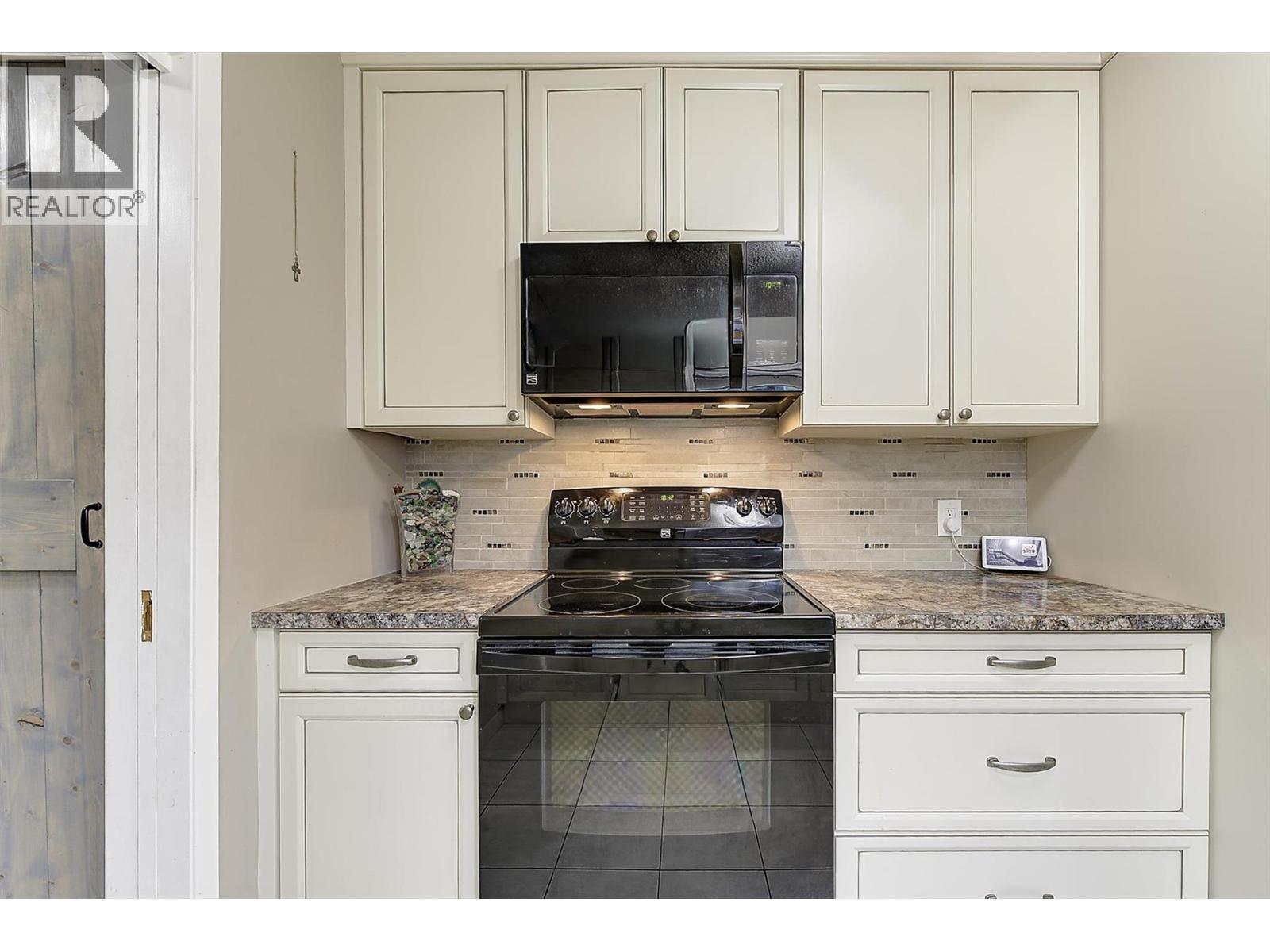 2030 Wilkinson Street. Kelowna, British Columbia