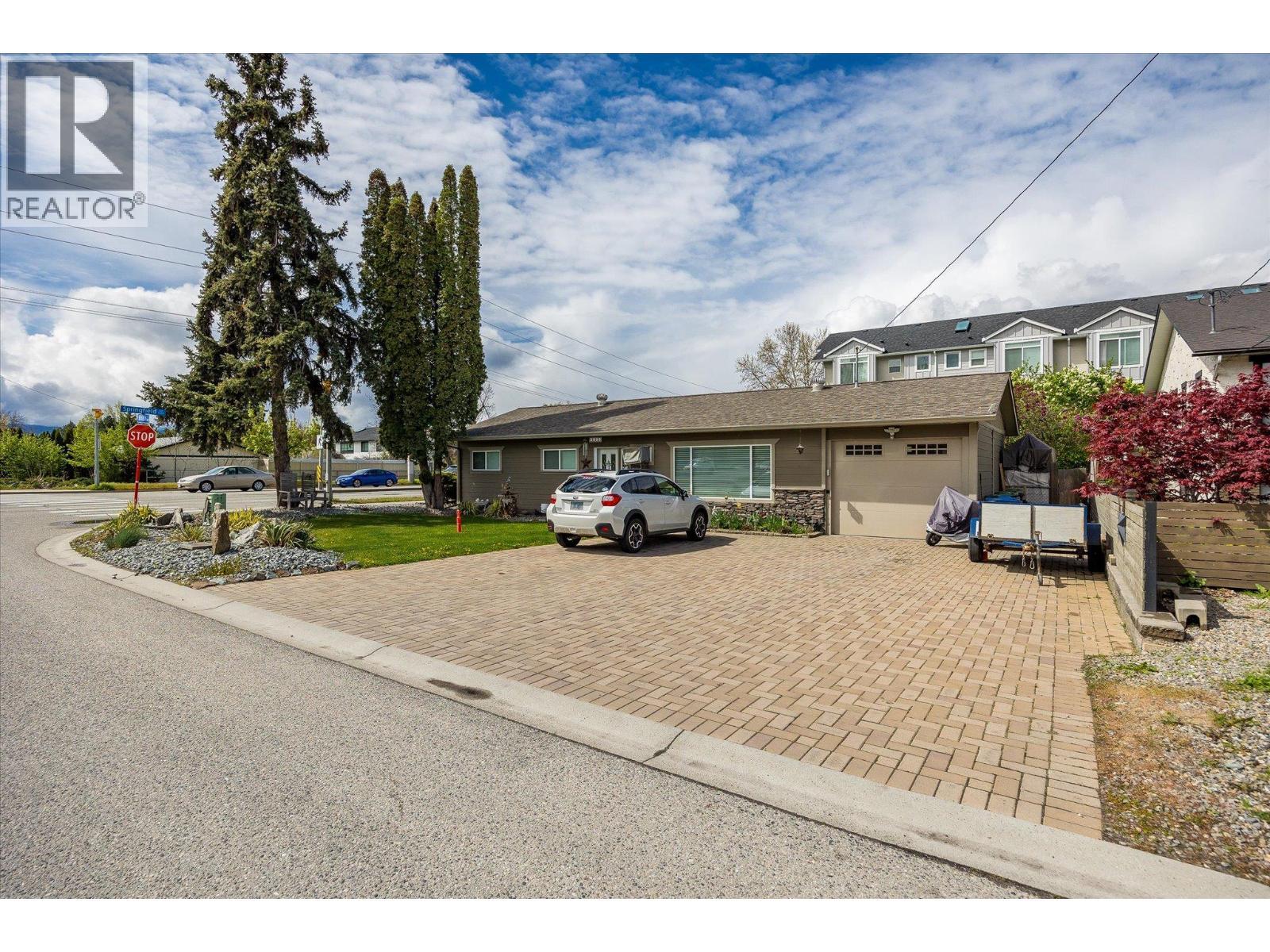 2030 Wilkinson Street. Kelowna, British Columbia