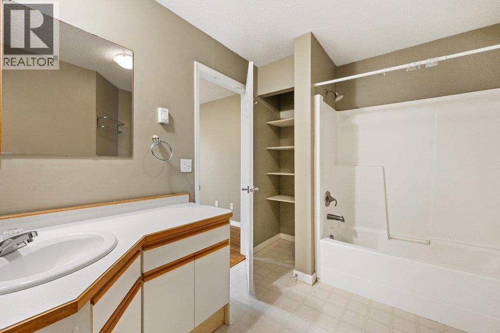 6201 Maple Drive Unit# 206. Osoyoos, British Columbia