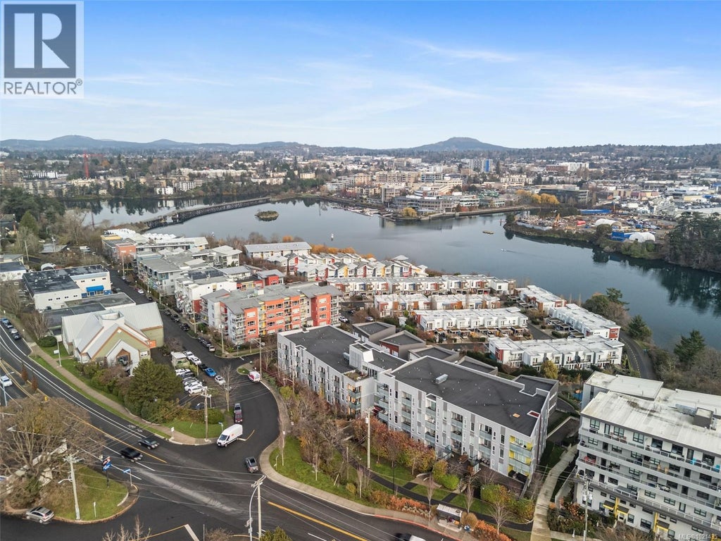 404 767 Tyee Road, Victoria