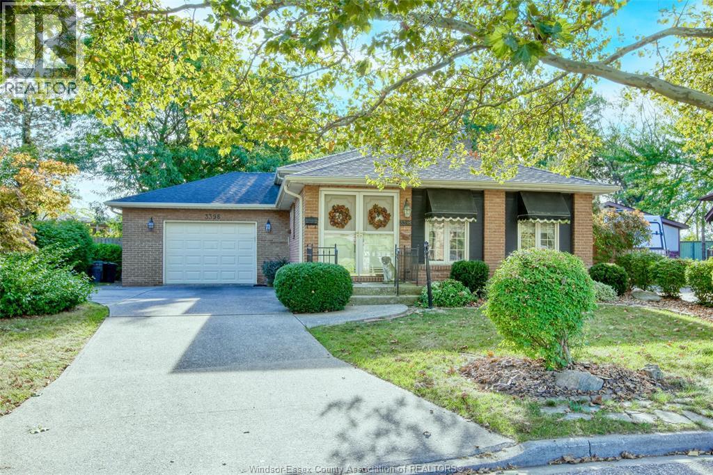 3398 Pineview, Windsor