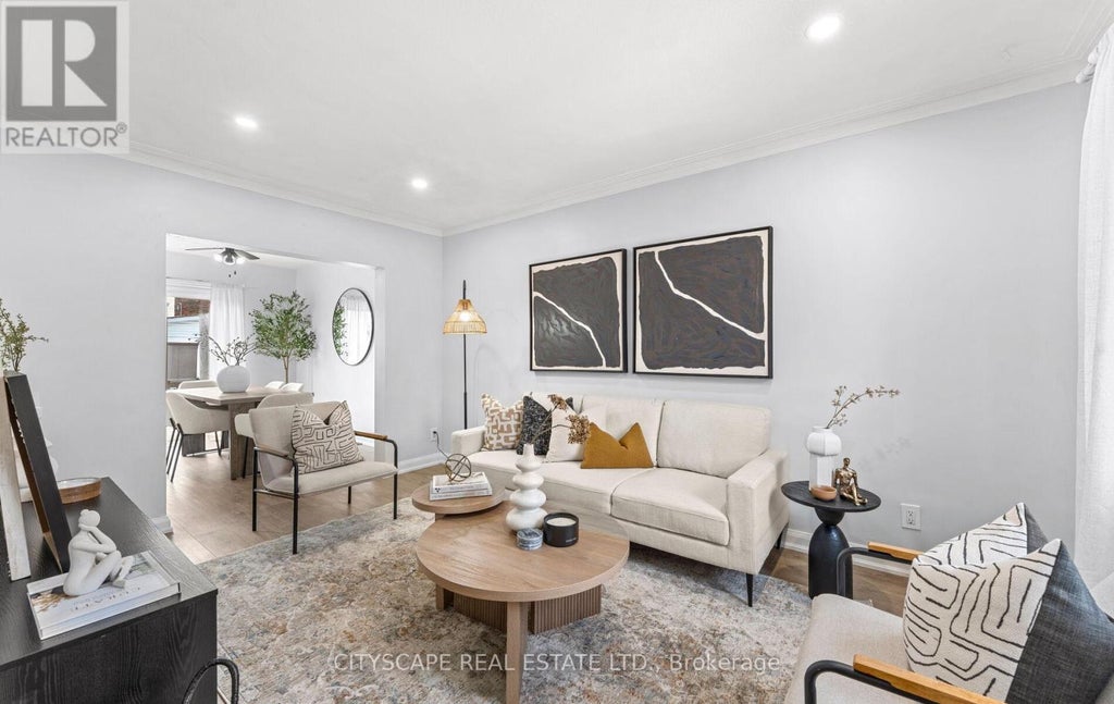 4 Lapp Street, Toronto (rockcliffe-Smythe)