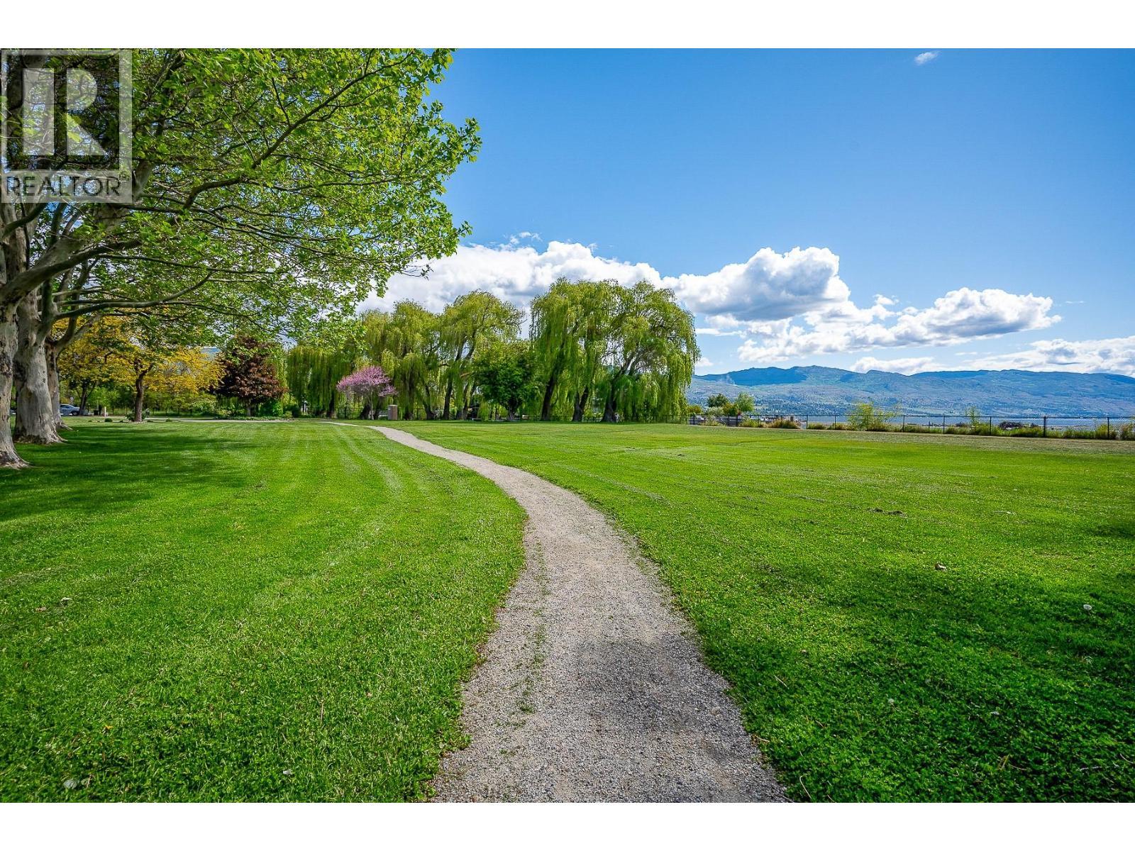 609 Truswell Road Unit# 105. Kelowna, British Columbia