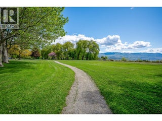 609 Truswell Road Unit# 105. Kelowna, British Columbia