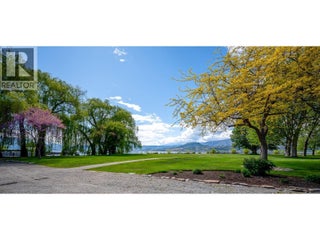 609 Truswell Road Unit# 105. Kelowna, British Columbia