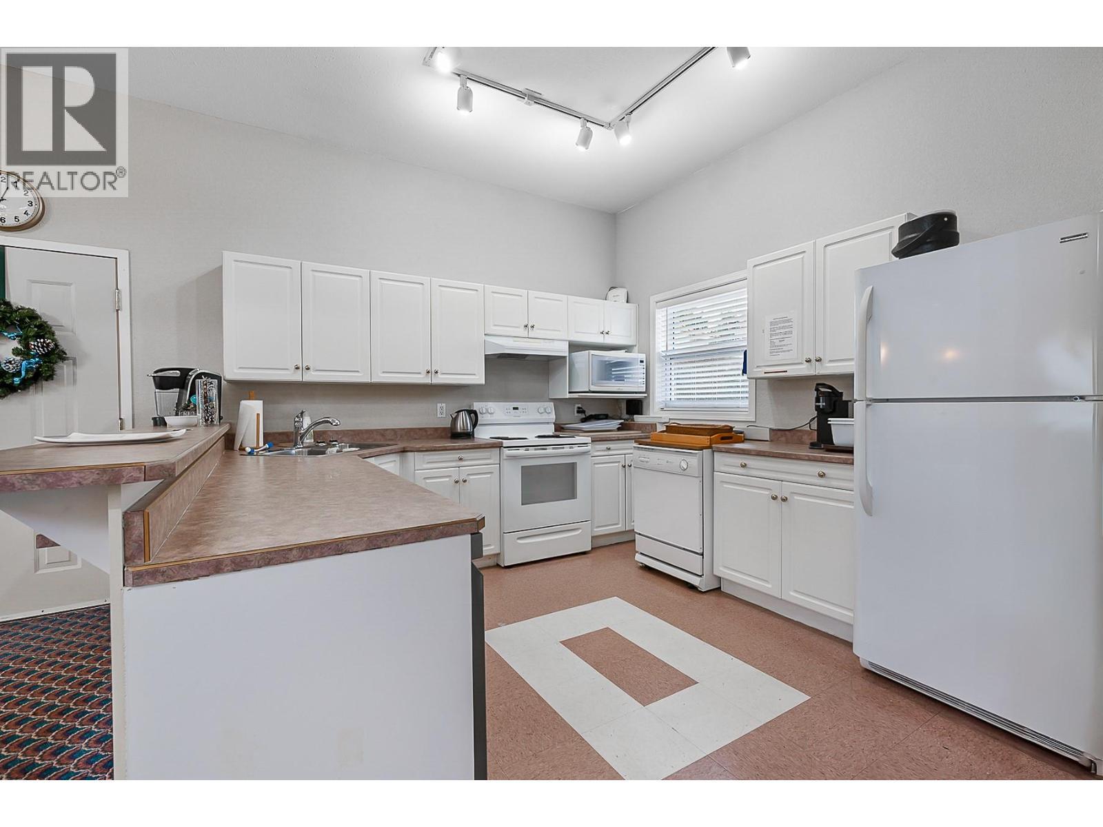 609 Truswell Road Unit# 105. Kelowna, British Columbia