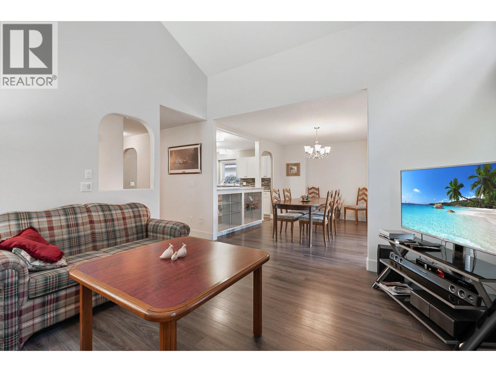 609 Truswell Road Unit# 105. Kelowna, British Columbia