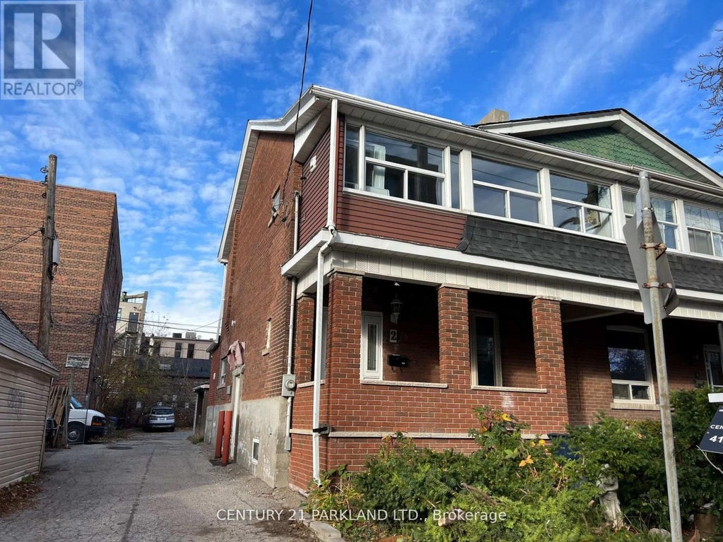 2 Dearbourne Avenue, Toronto (north Riverdale)