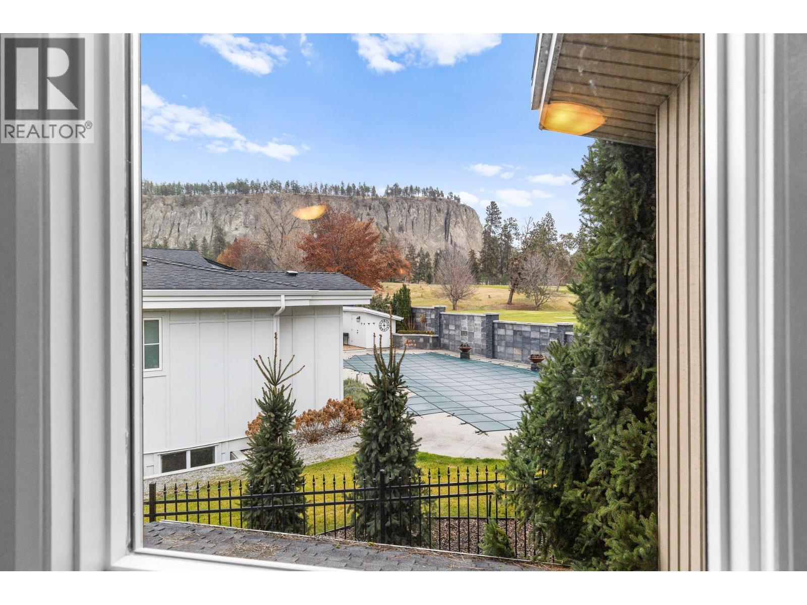 930 Fairway Crescent. Kelowna, British Columbia