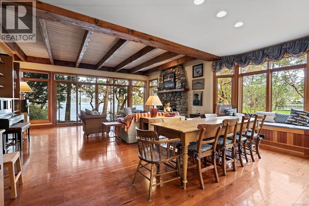 675 Towner Park Road, North Saanich