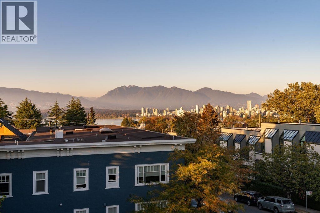 402 2216 W 3rd Avenue, Vancouver