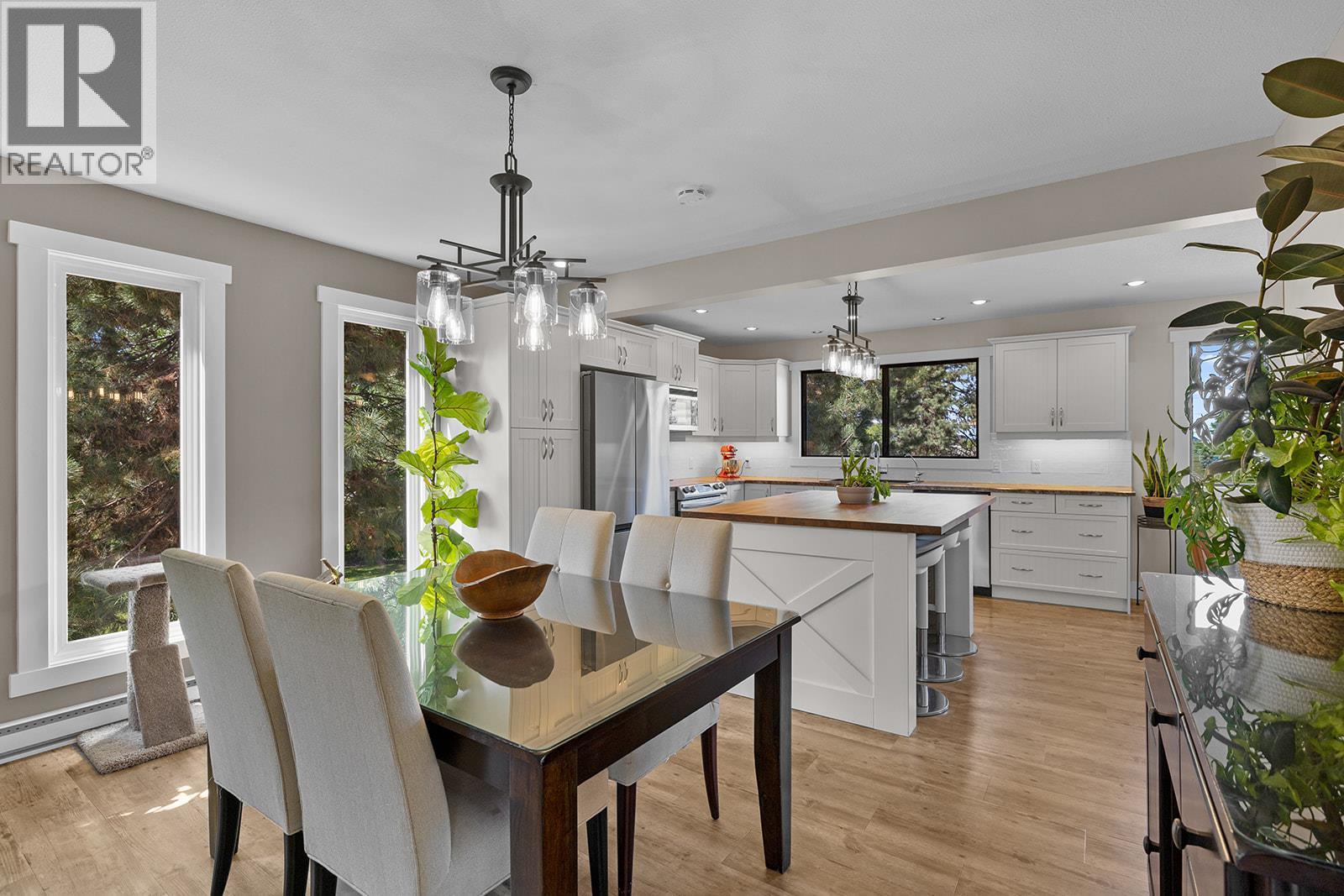 4139 Wallace Hill Road. Kelowna, British Columbia