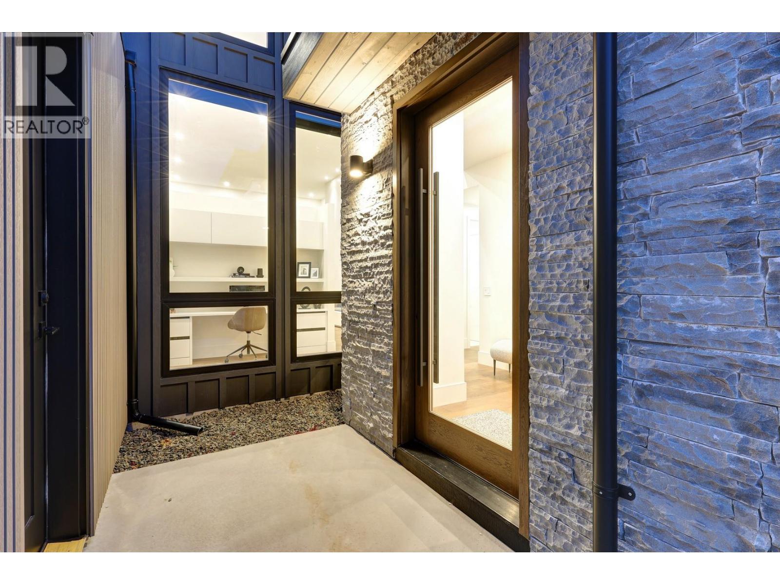 1363 Vineyard Drive. West Kelowna, British Columbia