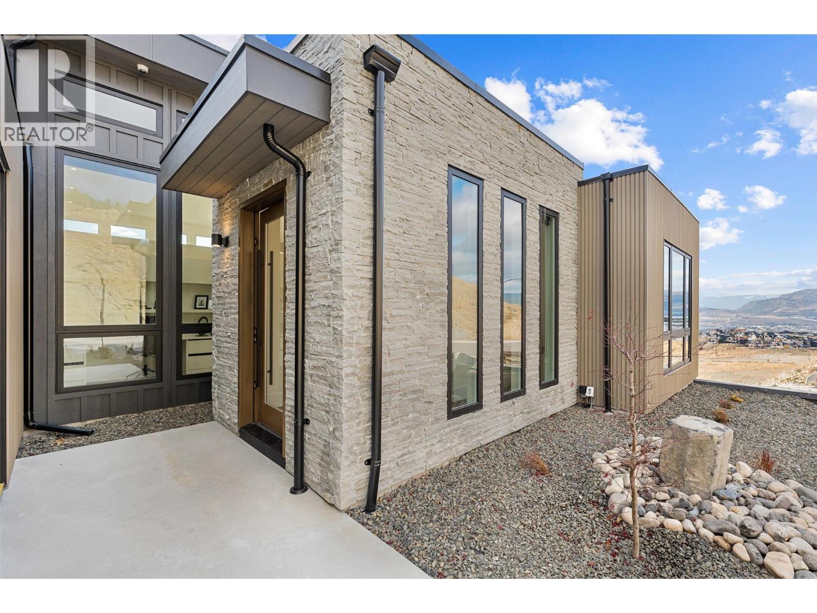 1363 Vineyard Drive. West Kelowna, British Columbia