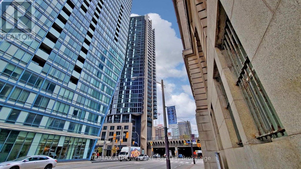 3205 - 1 The Esplanade, Toronto (waterfront Communities)