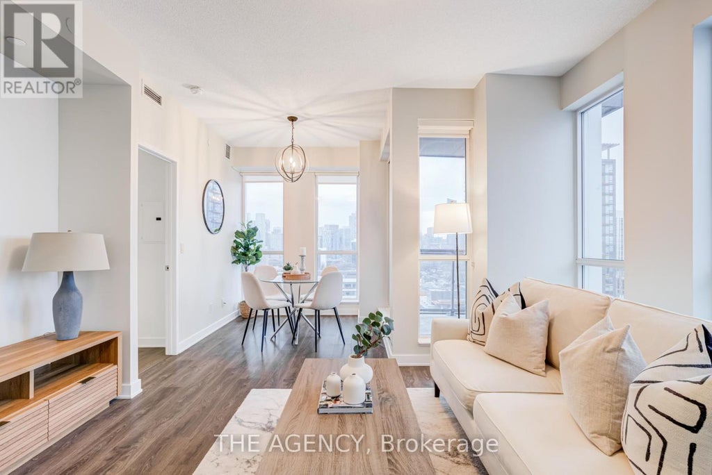 2009 - 55 Regent Park Boulevard, Toronto (regent Park)