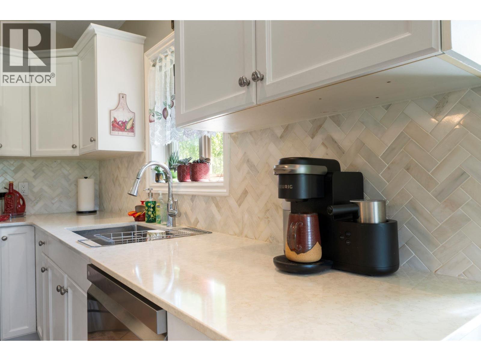 2550 Golf Course Drive Unit# 11. Blind Bay, British Columbia