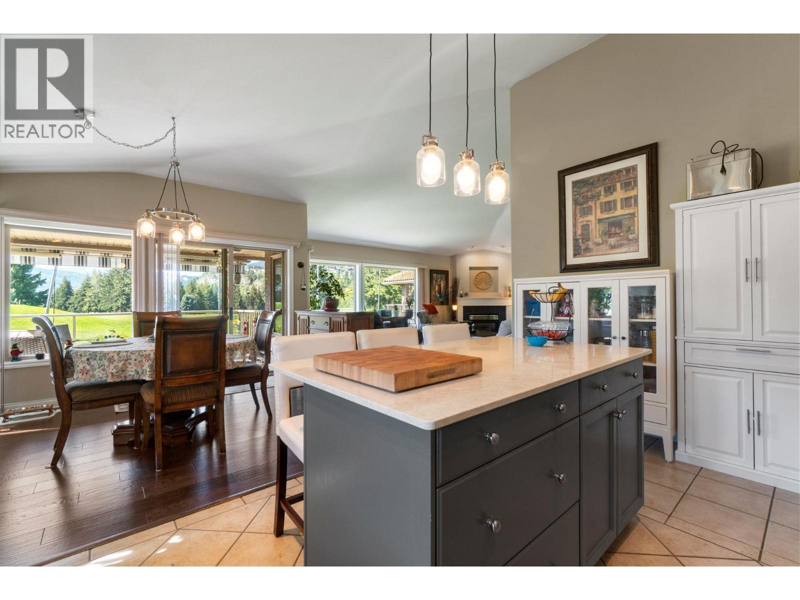 2550 Golf Course Drive Unit# 11. Blind Bay, British Columbia