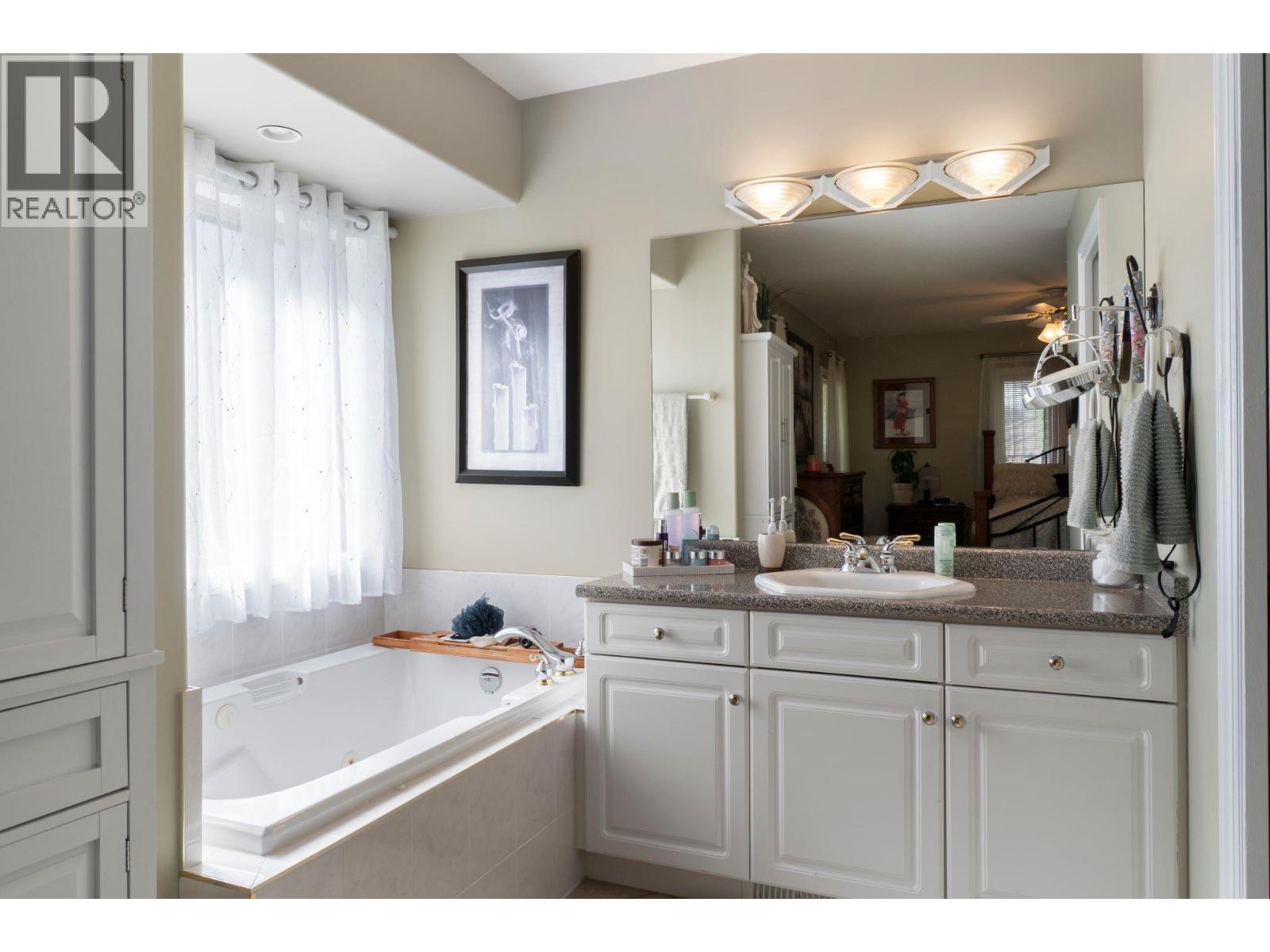 2550 Golf Course Drive Unit# 11. Blind Bay, British Columbia