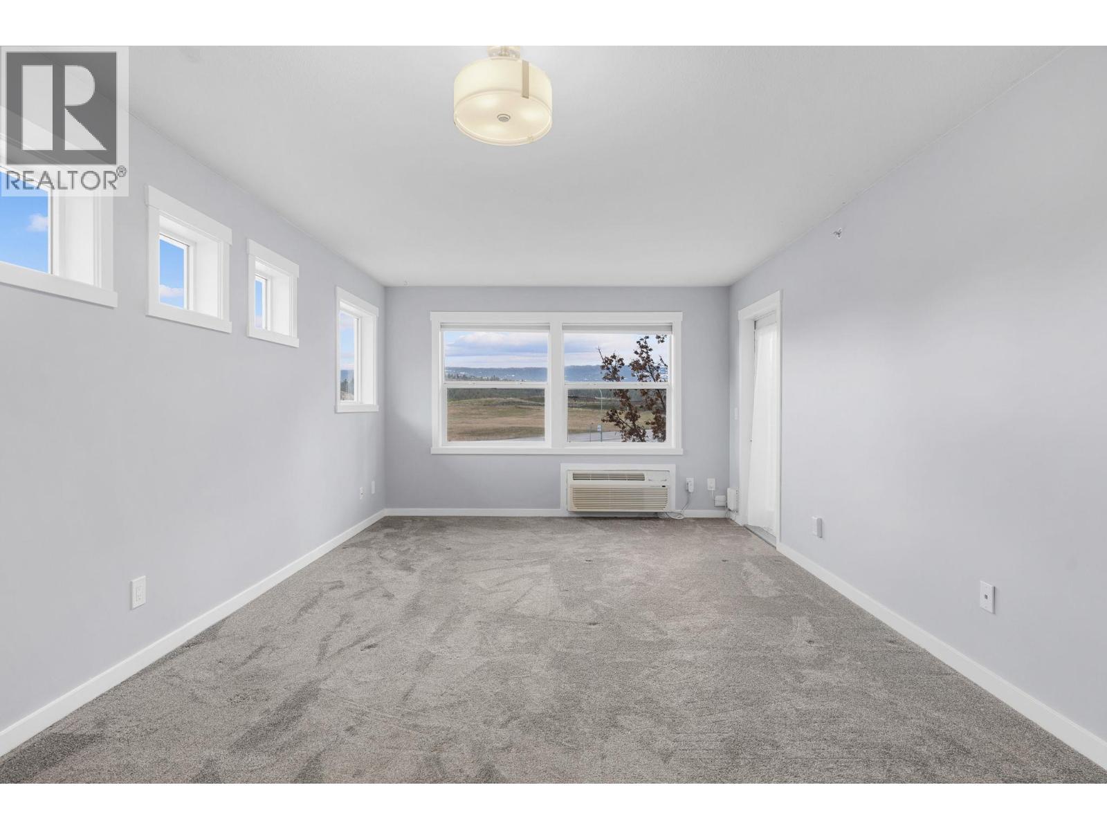 1479 Glenmore Road N Unit# 308. Kelowna, British Columbia