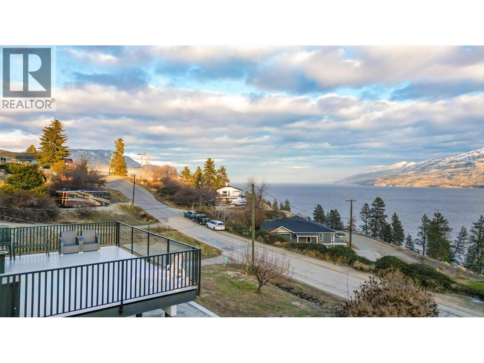 6178 Lipsett Avenue. Peachland, British Columbia