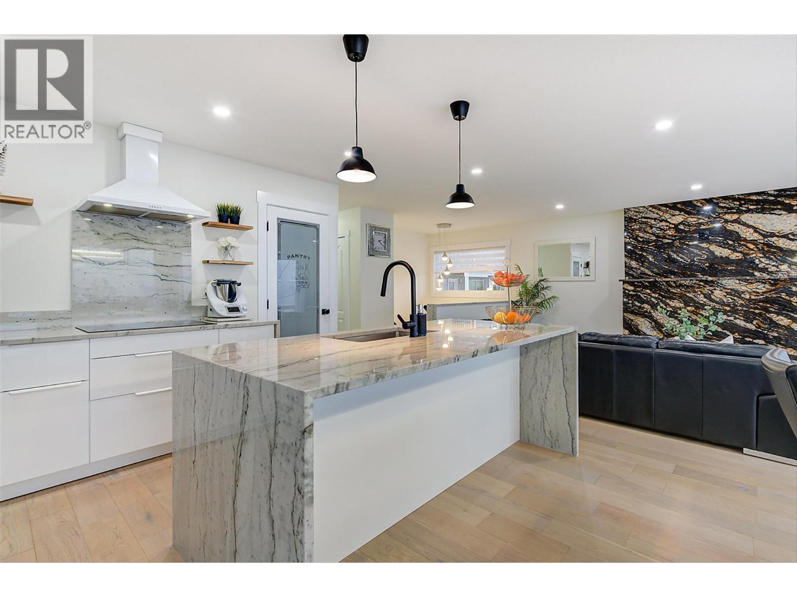 6178 Lipsett Avenue. Peachland, British Columbia