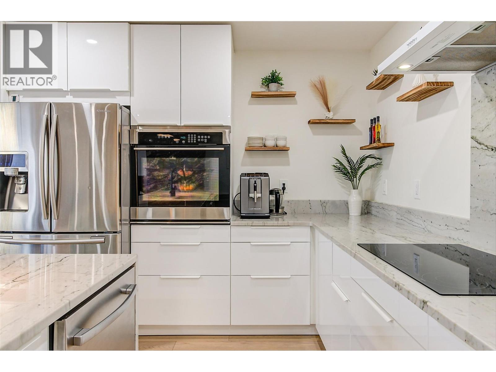 6178 Lipsett Avenue. Peachland, British Columbia