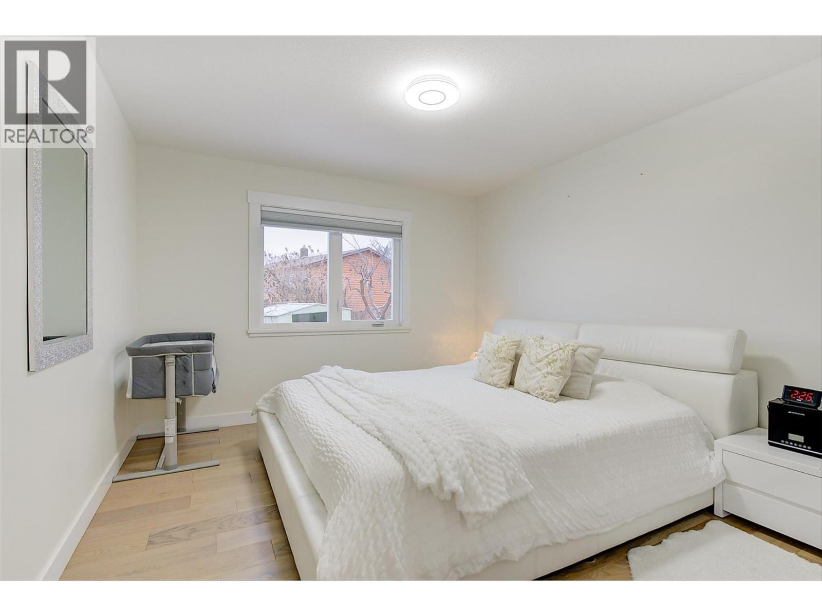 6178 Lipsett Avenue. Peachland, British Columbia