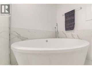 6178 Lipsett Avenue. Peachland, British Columbia