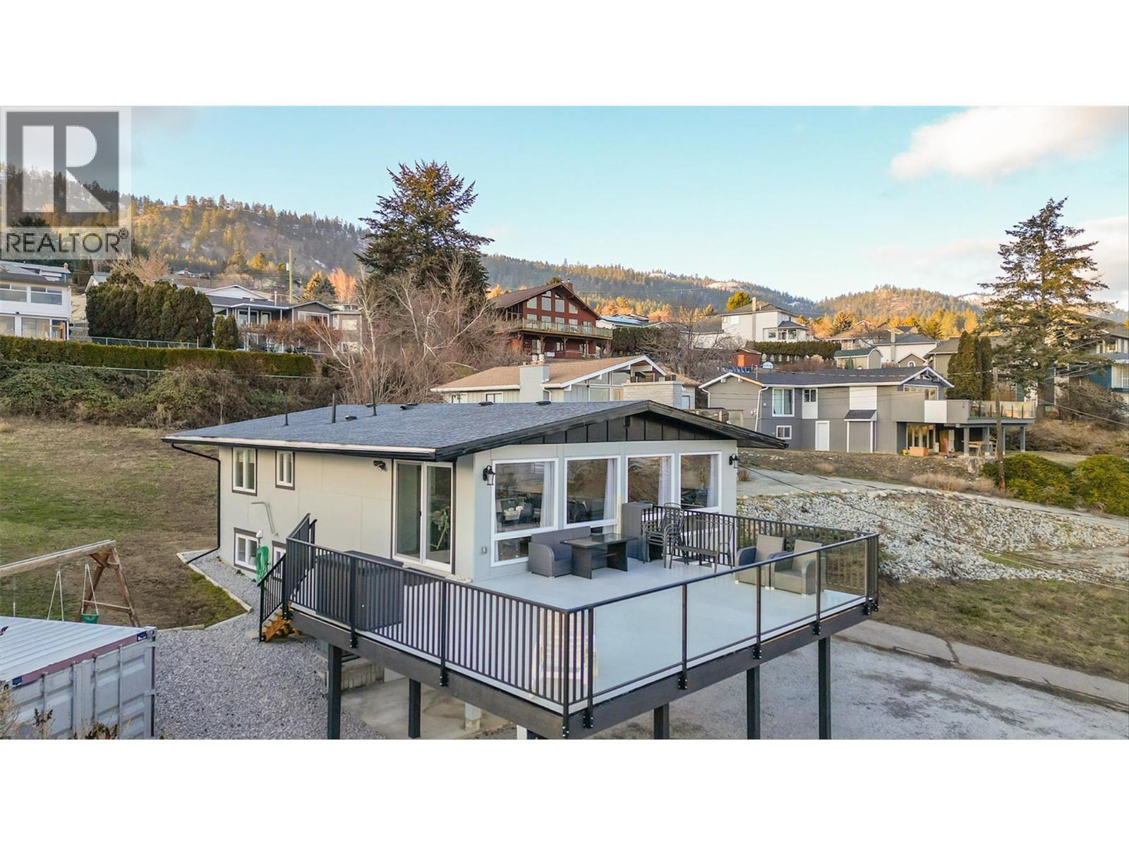 6178 Lipsett Avenue. Peachland, British Columbia