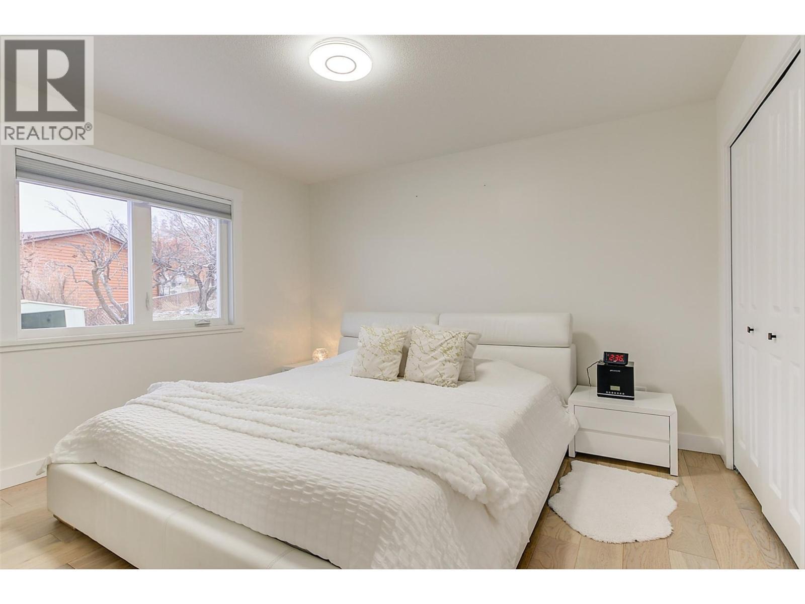 6178 Lipsett Avenue. Peachland, British Columbia